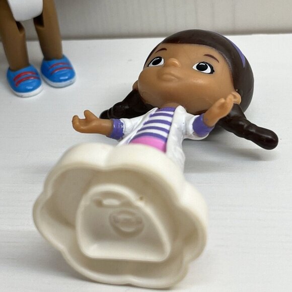 Disney DOC MCSTUFFINS Family DAD BROTHER Baby & Sister DOLL Figures Lot Of 5 - Picture 15 of 16